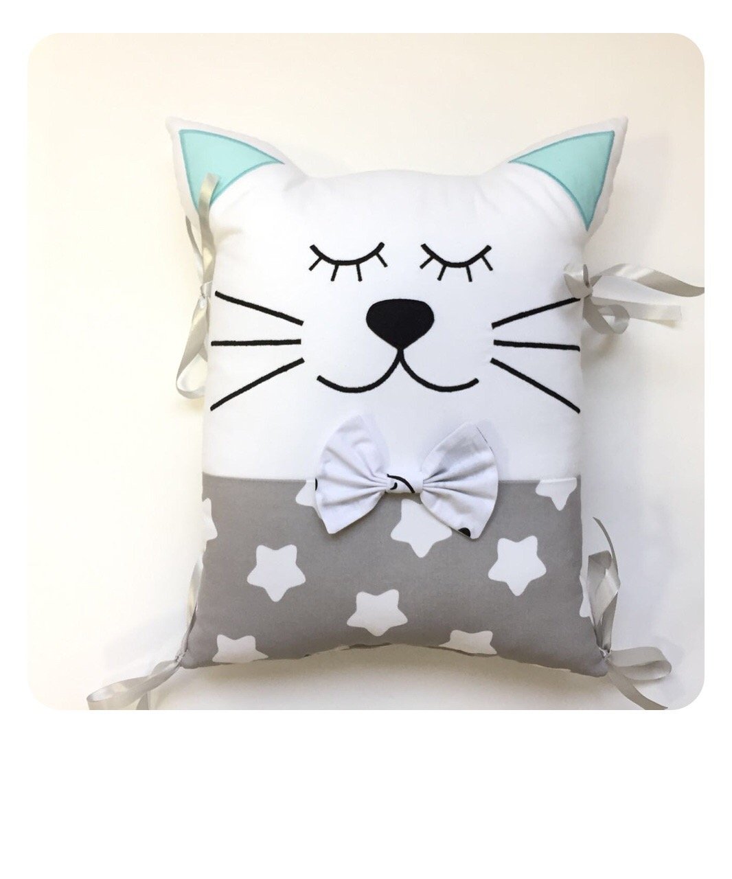 Декоративная подушка кошки