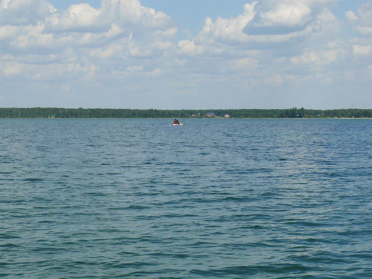 Озеро сугояк челябинская. Озеро Сугояк. Озеро Сугояк Челябинская область. Озеро Сугояк 2 Челябинская область. Поселок Лазурный озеро Сугояк.
