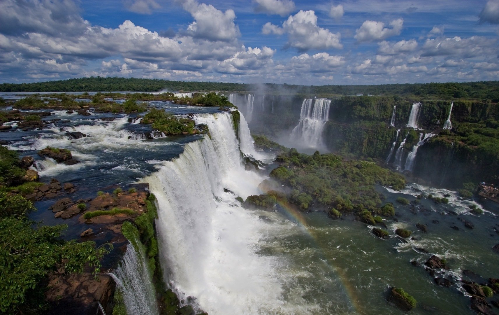 Крупнейшие водопады. Водопад Игуасу. Южная Америка Iguazu Falls. Водопад Гуайра. Бразилия водопады Игуасу глотка дьявола.
