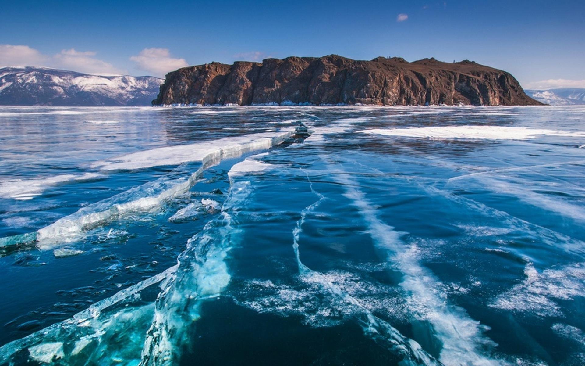 Края далеких океанов. Озеро Байкал, Восточная Сибирь. Озеро Байкал зарождающийся океан. Байкал голубая Лагуна. Байкал Северное море.