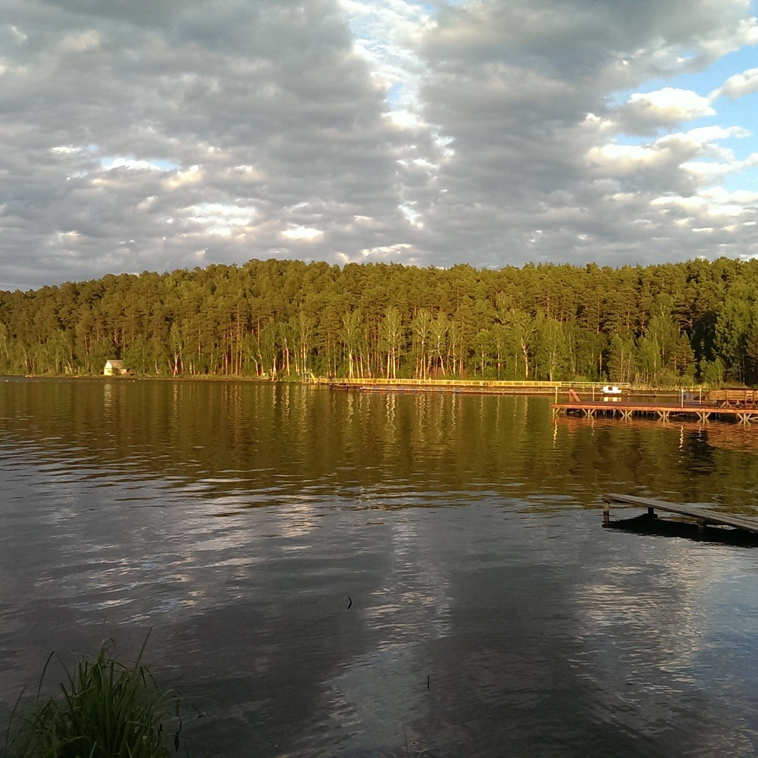 Погода челябинские озера на 10 дней. Озеро Увильды. Челябинск озеро Увильды. Озеро Увильды Челябинкс. Озеро Лесное Челябинская область.