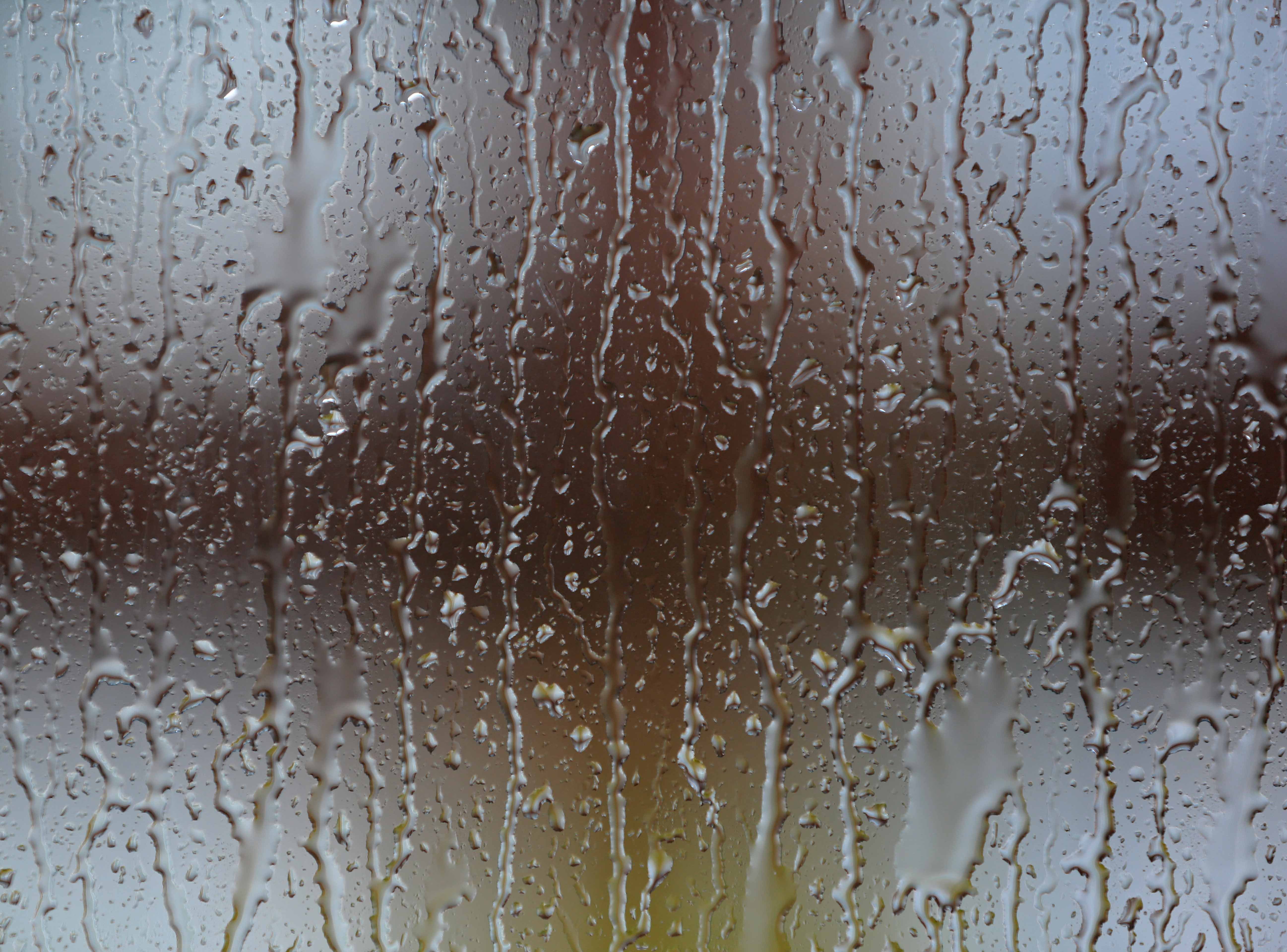 Окно в дождевых каплях. Мокрое стекло для фотошопа. Капли на стекле. Текстура стекла. Запотевшее стекло.