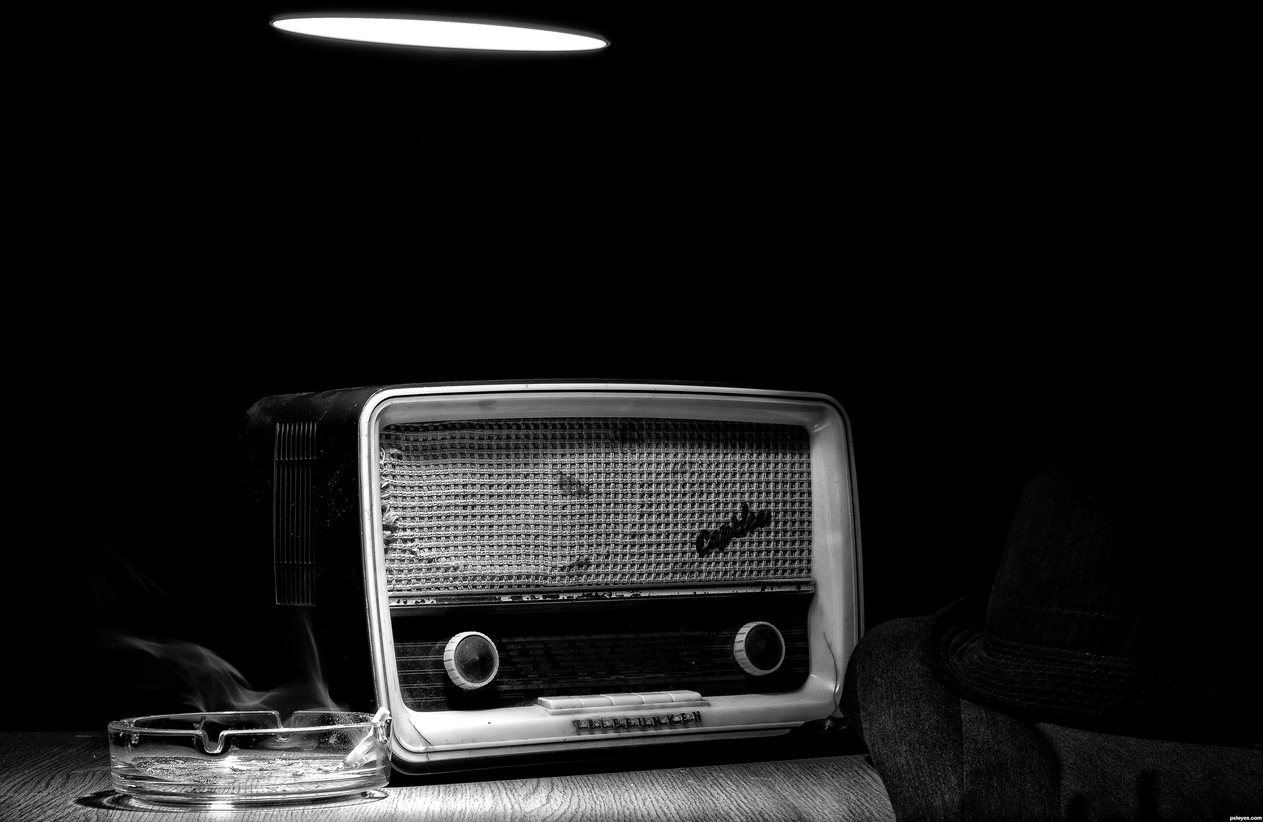 Радио истории на ночь. Радиоприемник в комнате. Радио. Старый радиоприемник арт. Радио арт.