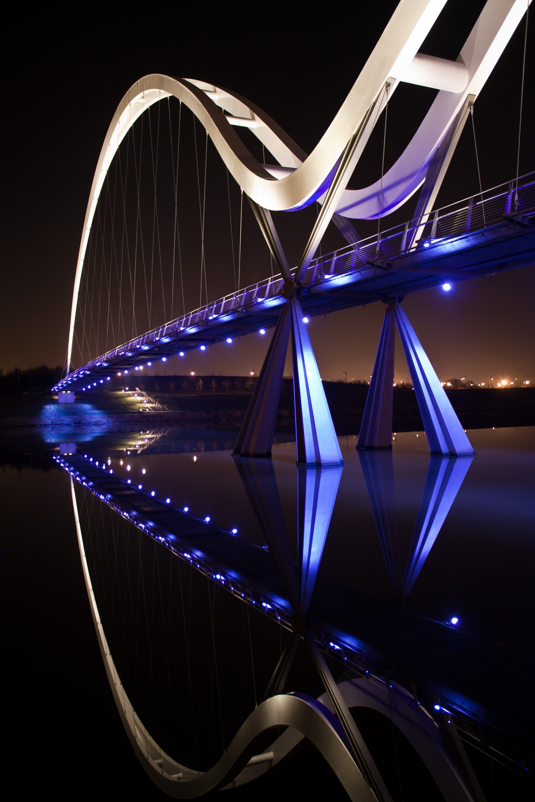 Хороший мост. Мост мира Онтарио. Мосты Германии Фемарнзундский мост. Необычные мосты. Самые красивые мосты.