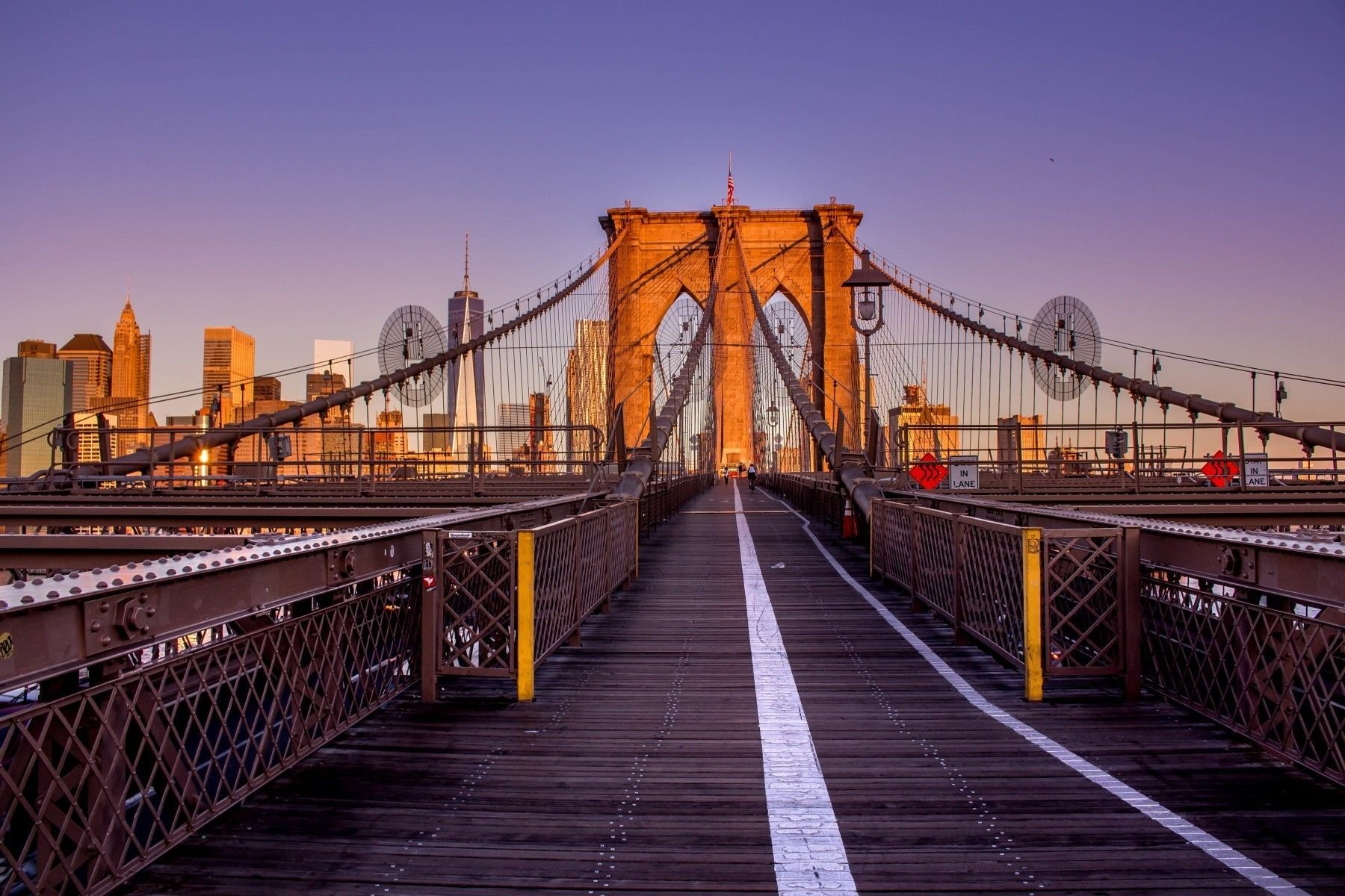 Этот мост хотя и был. Бруклин мост Нью-Йорк. Висячий Бруклинский мост. Бруклинский мост мост в Нью-Йорке. “Манхэттен бридж”. Моста в Нью Йорке.