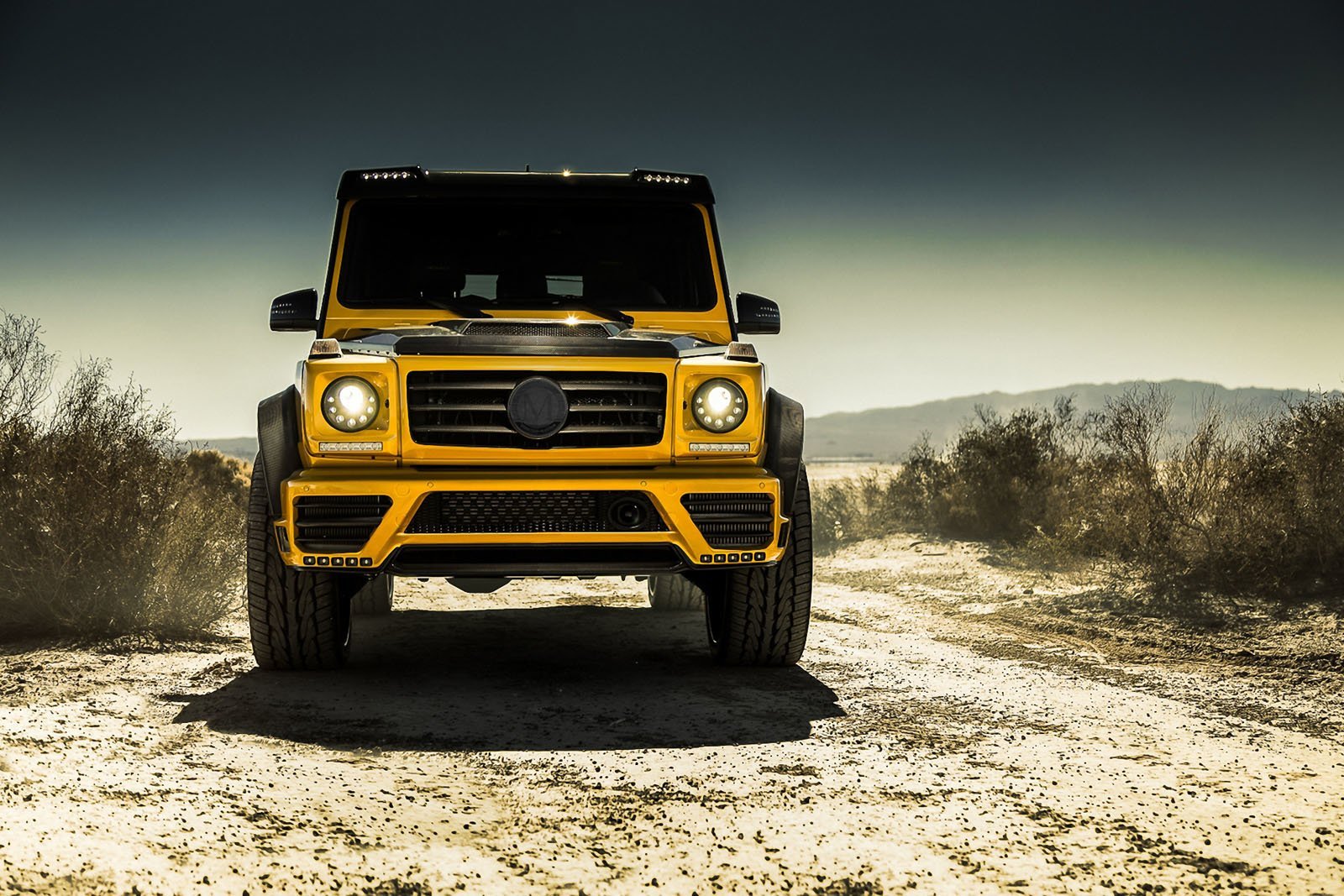 Mercedes Benz g63 AMG Gold