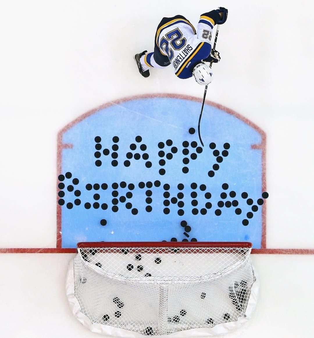 Поздравление с днем рождения хоккеисту в стихах