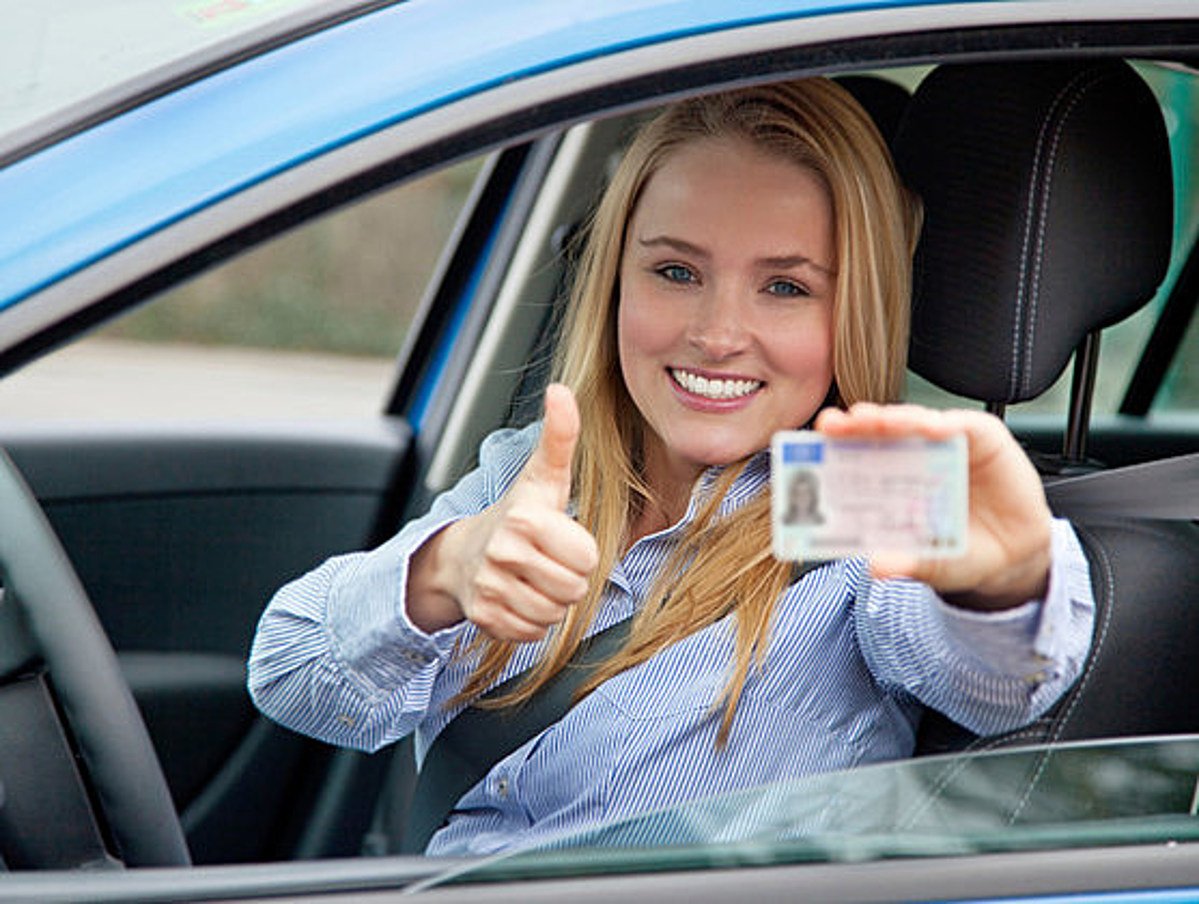 Поздравление с получением водительских прав девушке веселые