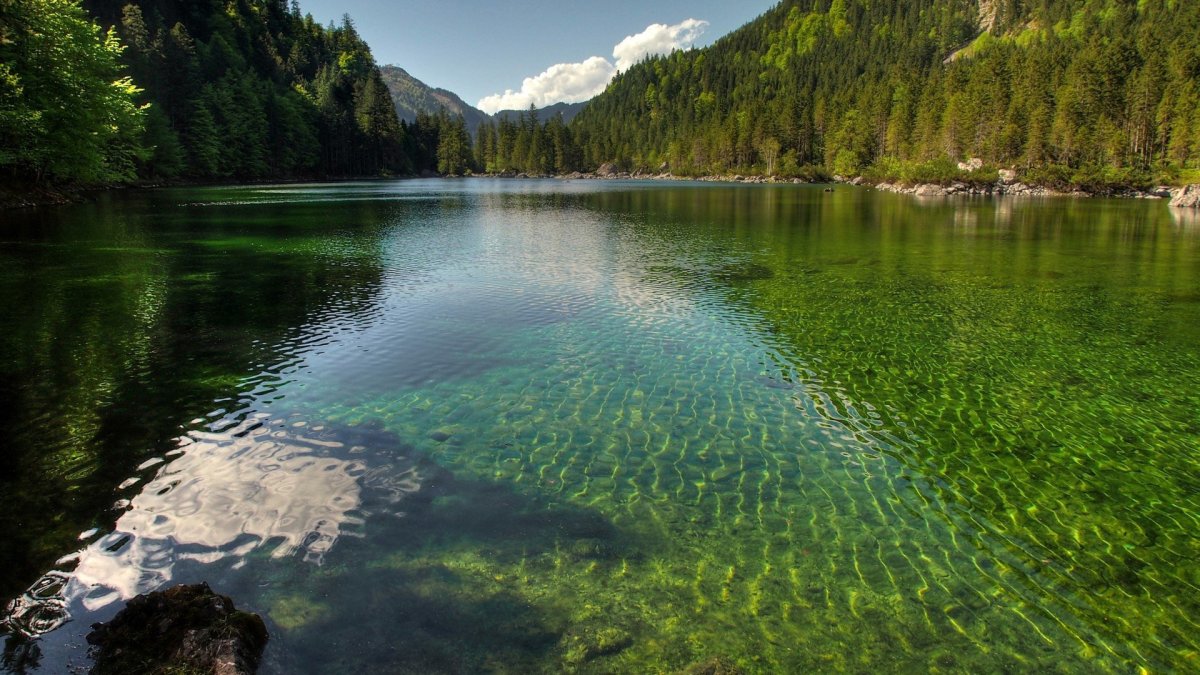 Прозрачное озеро в России
