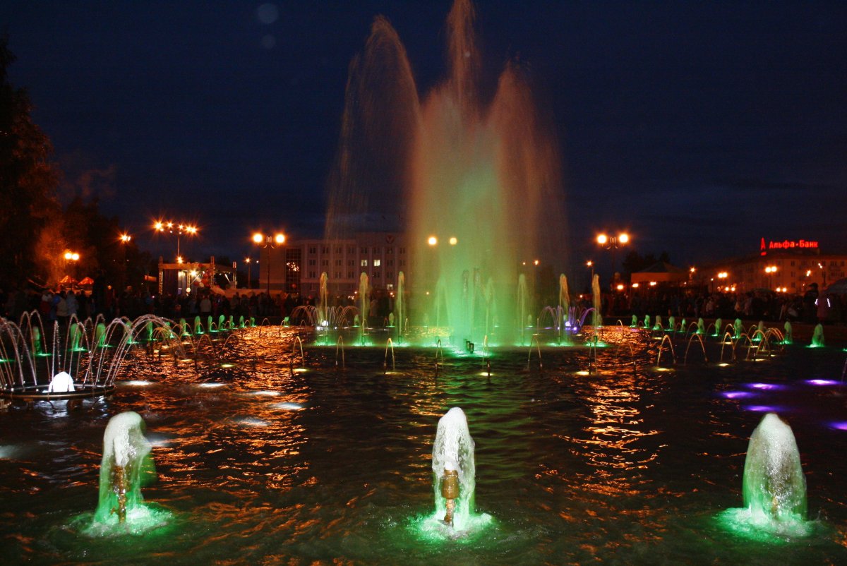 Фонтаны в Ижевске на центральной площади