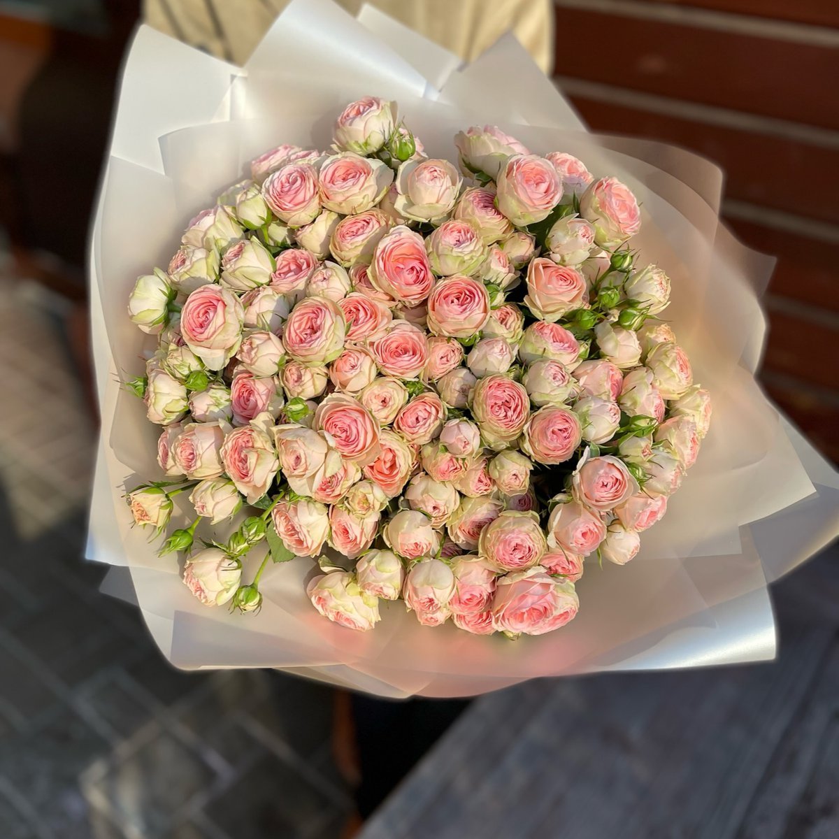 Букет из кустовых роз