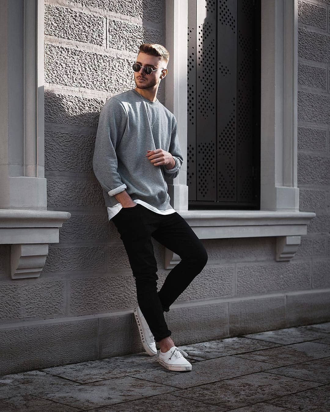 Мужской портрет на циклораме