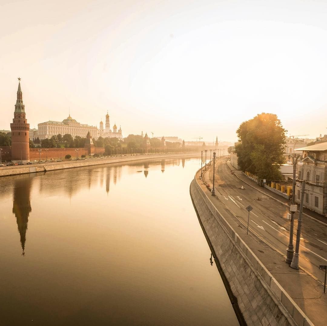 рассвет на москве реке