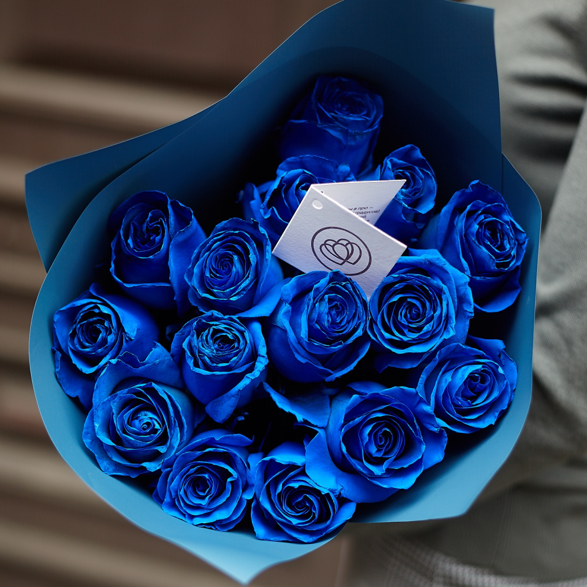 Красивый букет голубых роз