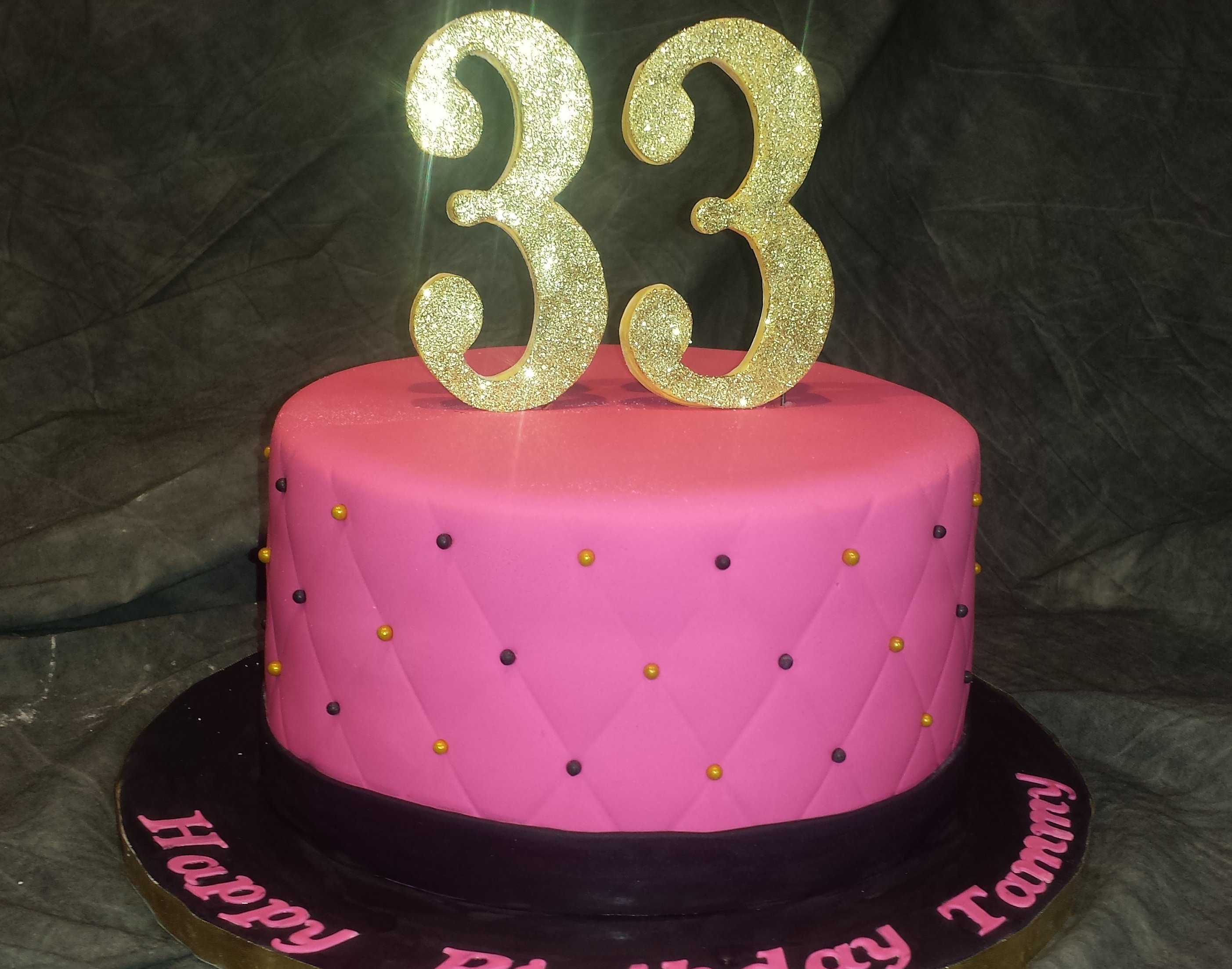 33 года день рождения мужу. С днем рождения 33. 33 Года день рождения. Украшение торта на 33 года. Торт на день рождения 33.