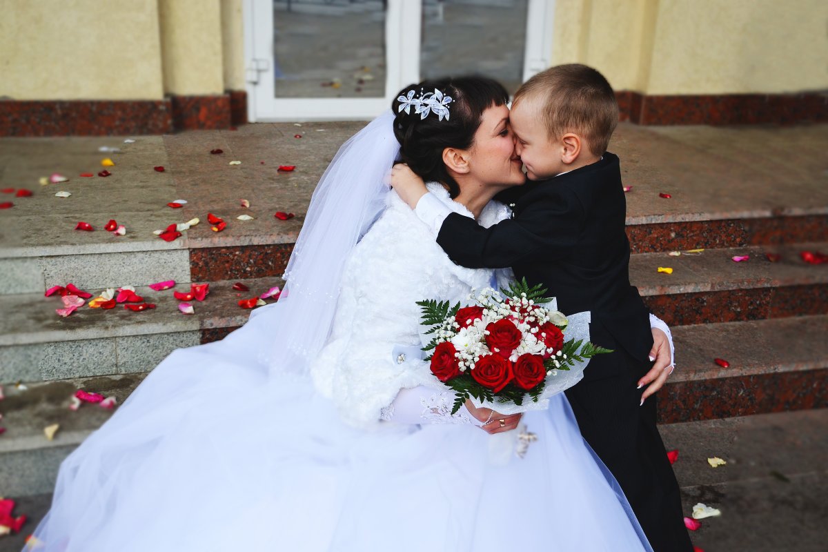 Свадьба без детей. Дети на свадьбе. Свадьба в Самаре. Невеста с детьми на свадьбе.