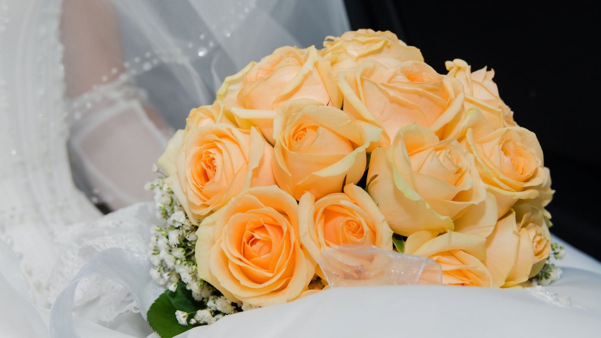 Букет роз на свадьбу