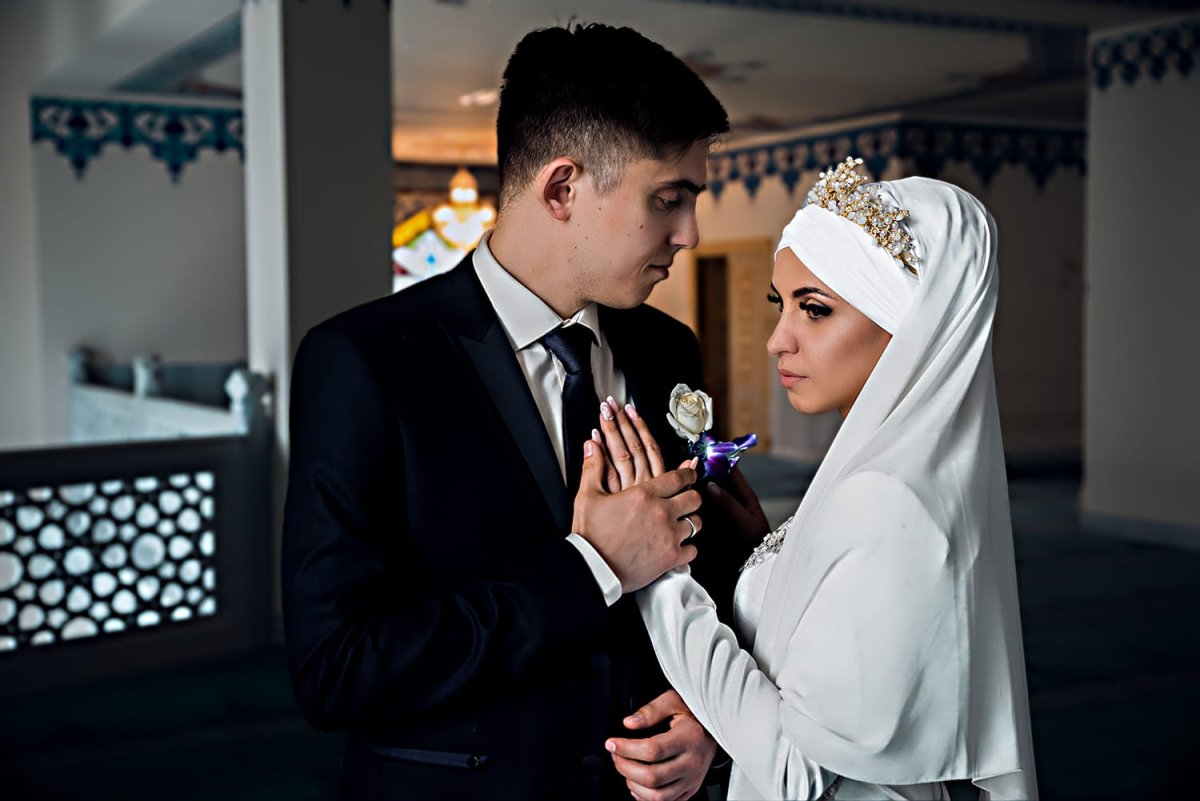 Замужество в исламе. Мусульманская свадьба в мечети. Никах невеста. Никах фотосессия в мечети. Никах обряд.