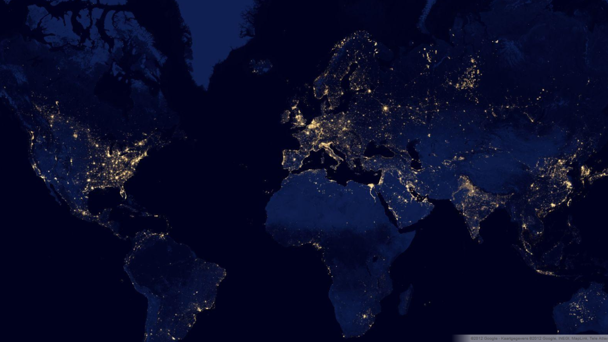 Ночи евразии. Земля ночью. Земля с космоса ночью. Россия из космоса. Вид ночной земли из космоса.