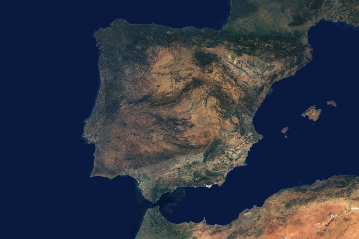 Гибралтарский пролив из космоса