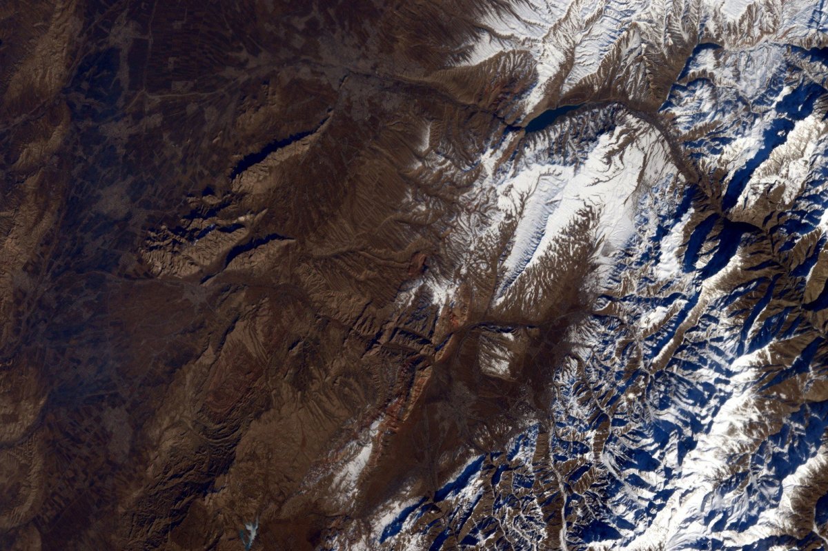 Горы Тянь Шань из космоса