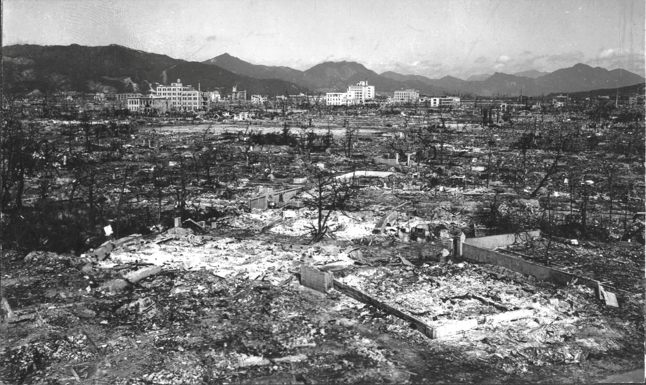 Америка сбросила бомбы на японию. Атомная бомбардировка Нагасаки. Хиросима и Нагасаки атомная бомбардировка.
