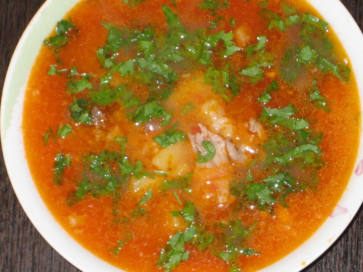 Суп харчо домашний рецепт с говядиной. Суп харчо. Суп харчо домашний. Суп харчо из курицы. Суп харчо фото.