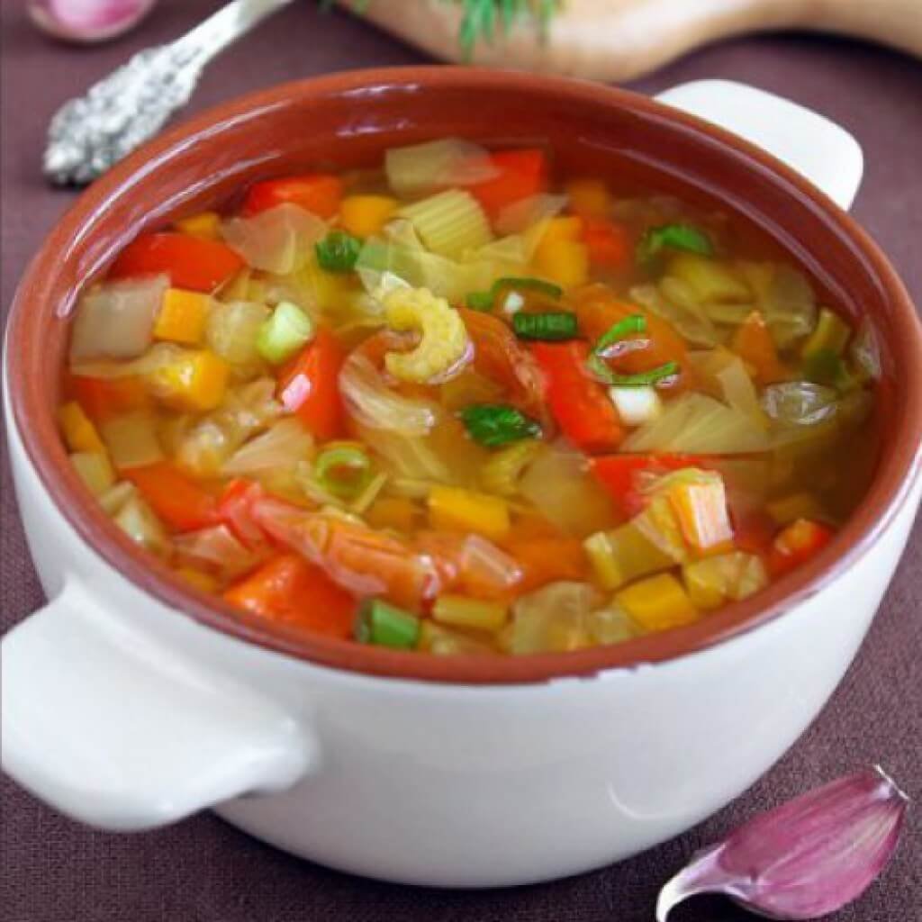 Суп при панкреатите поджелудочной рецепт. Овощной суп. Овощи для супа. Овощной суп для похудения. Овощной низкокалорийный суп.