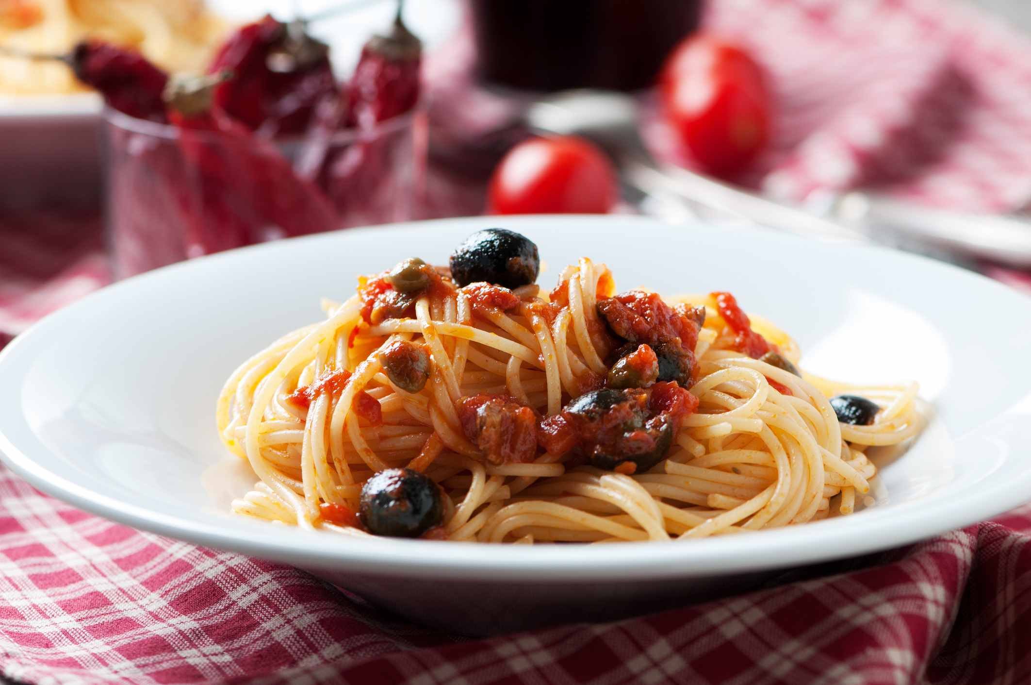 Итальянские макаронные блюда. Паста спагетти Spaghetti. Национальная кухня Италии спагетти.