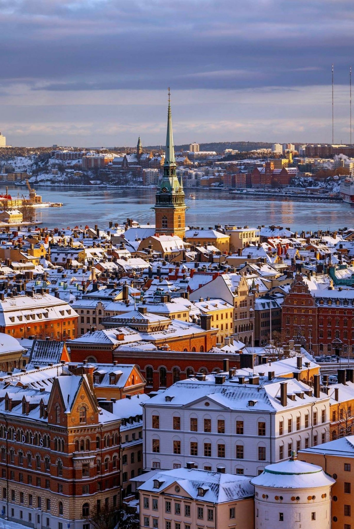 Хельсинки температура. Швеция Стокгольм. Шведская столица Стокгольм. Швеция столица Хельсинки. Швеция достопримечательности Стокгольма.