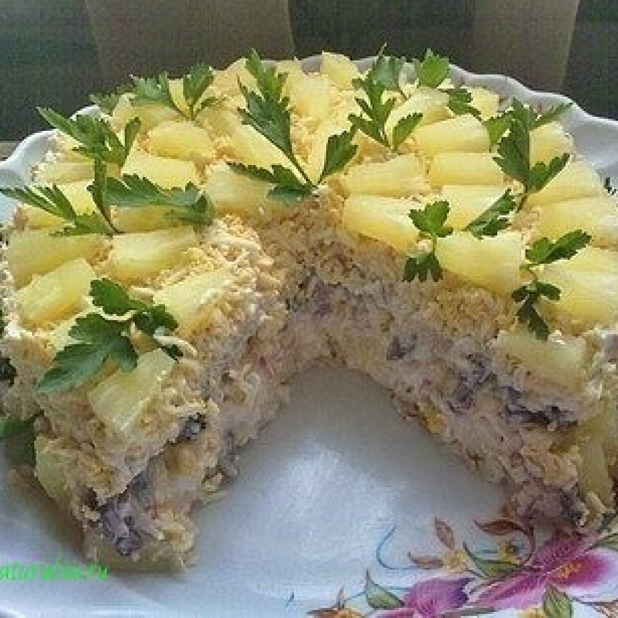 Как приготовить рецепт Салат курица с ананасами слоями