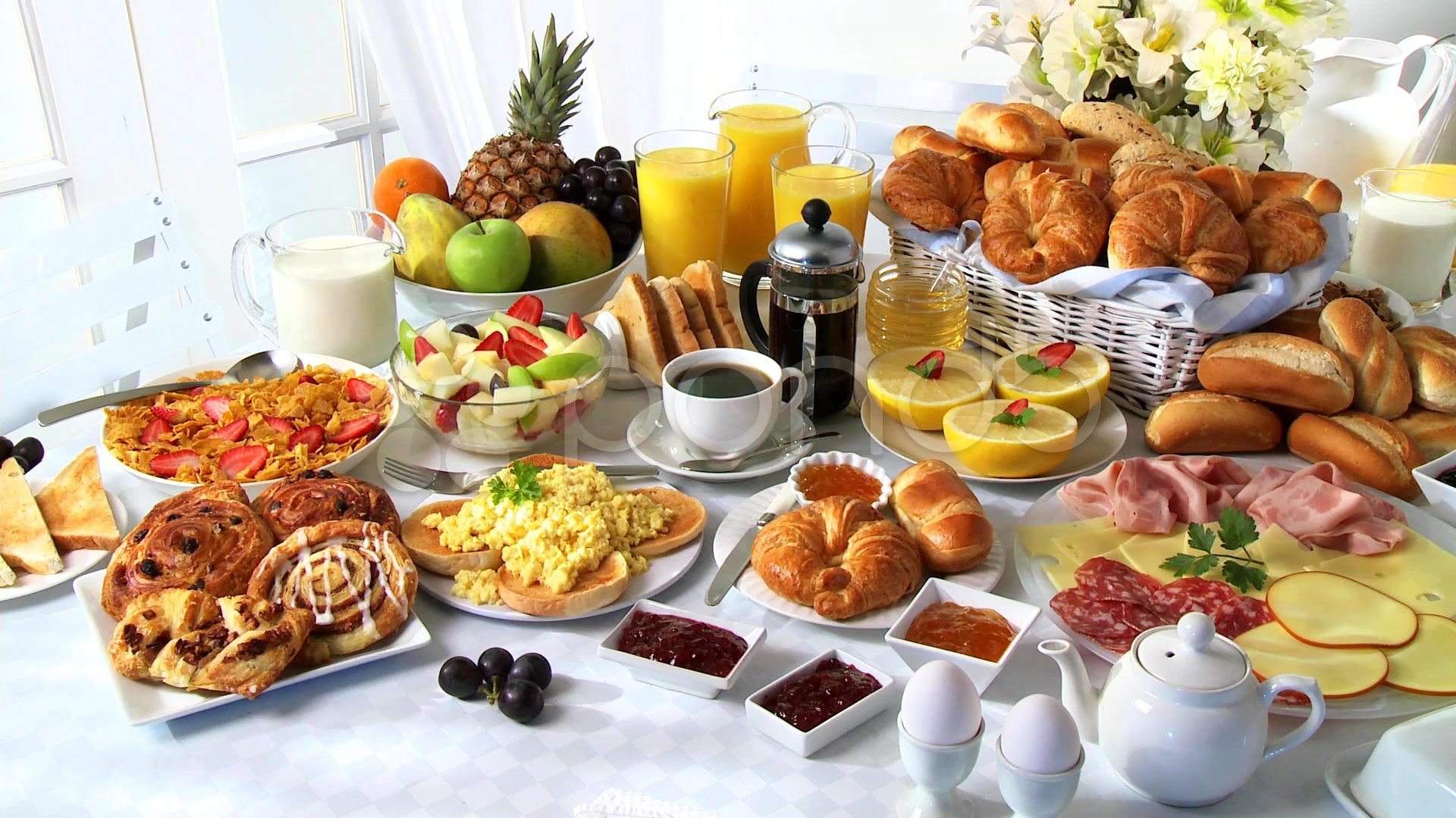 A lot more items. Завтрак на столе. Шикарный стол с едой. Много еды на столе. Большой стол с едой.