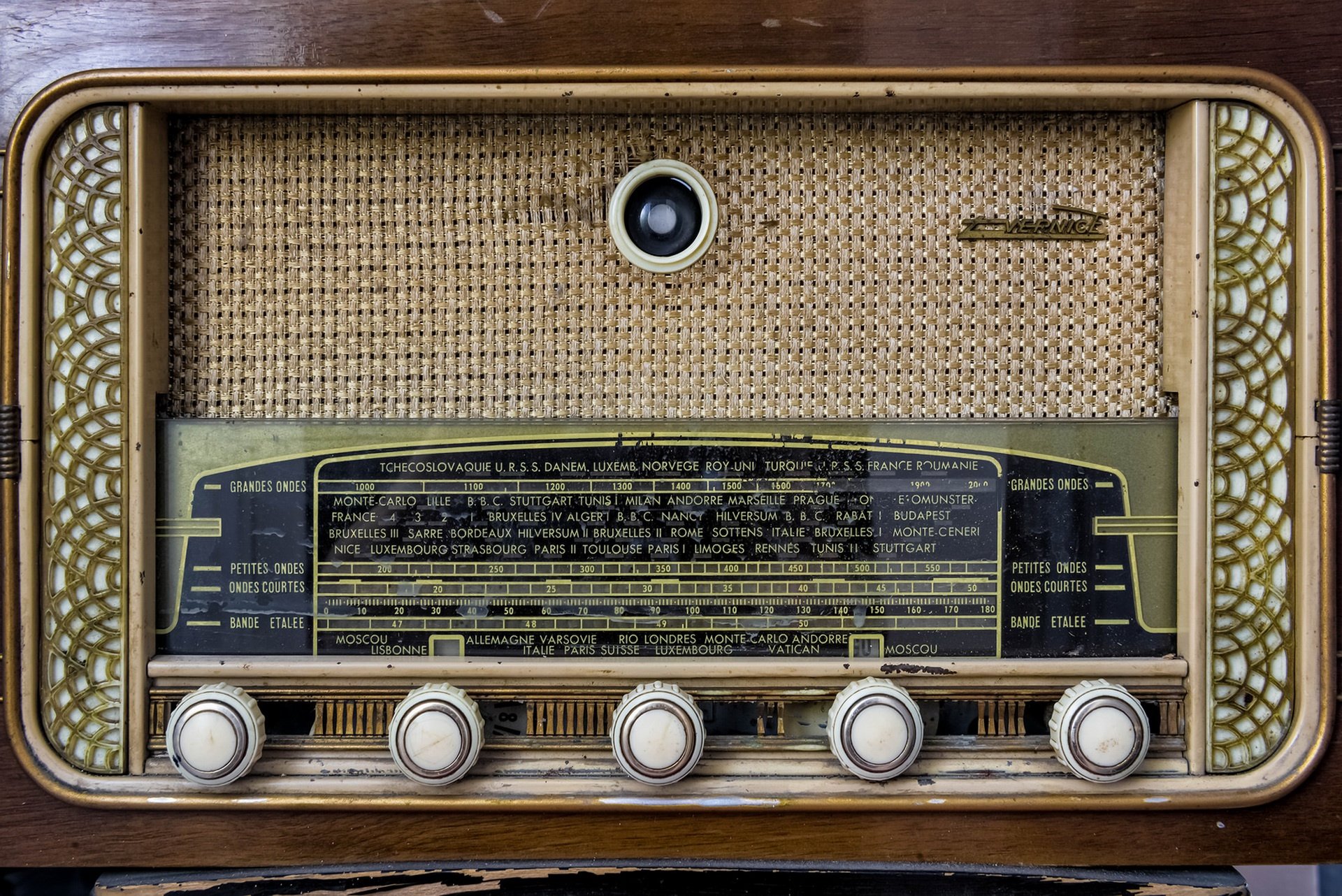 Rad ii. Ламповый радиоприемник "Horniphon". Ламповый приемник рекорд 69. Ламповый радиоприемник Сименс послевоенный. Ламповые радиоприемники 60х США.