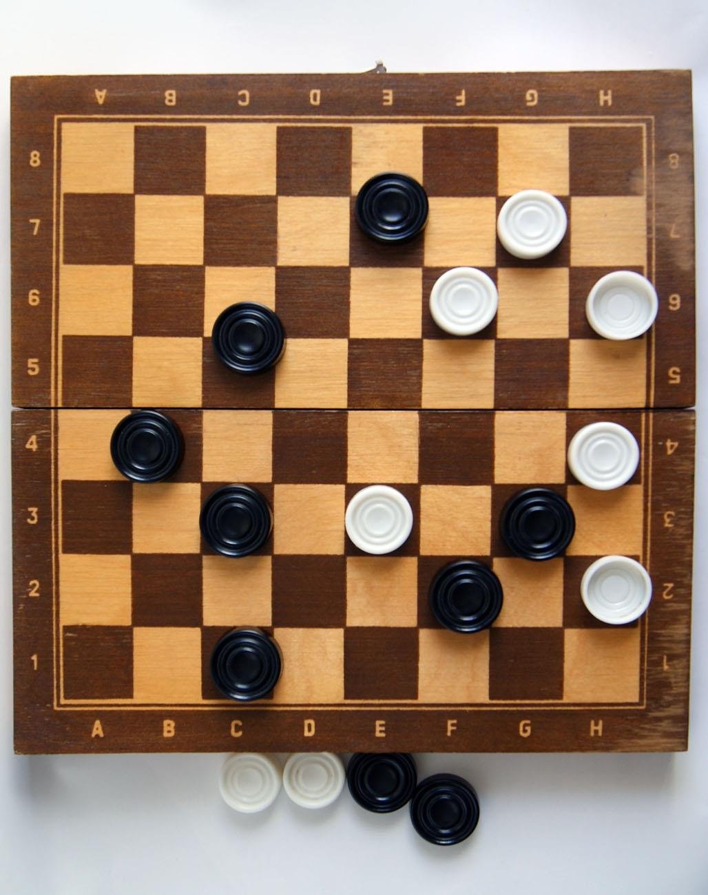 Играть 9 шашек. Шашки на шахматной доске (30х30 см) Владспортпром. Расстанов шашки. Шашки с доской. Шахматы доска.