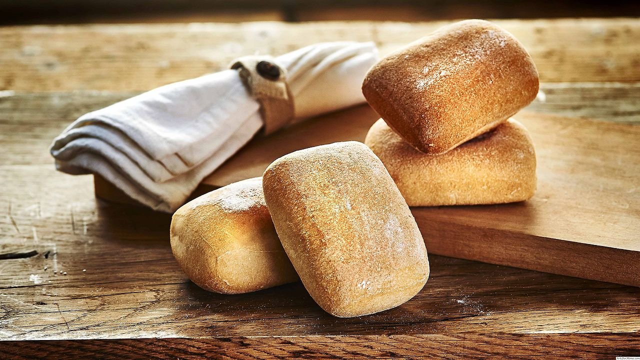 Белый хлеб во сне к чему снится. Чиабатта. Хлеб чиабатта. Красивый хлеб. Булка хлеба.