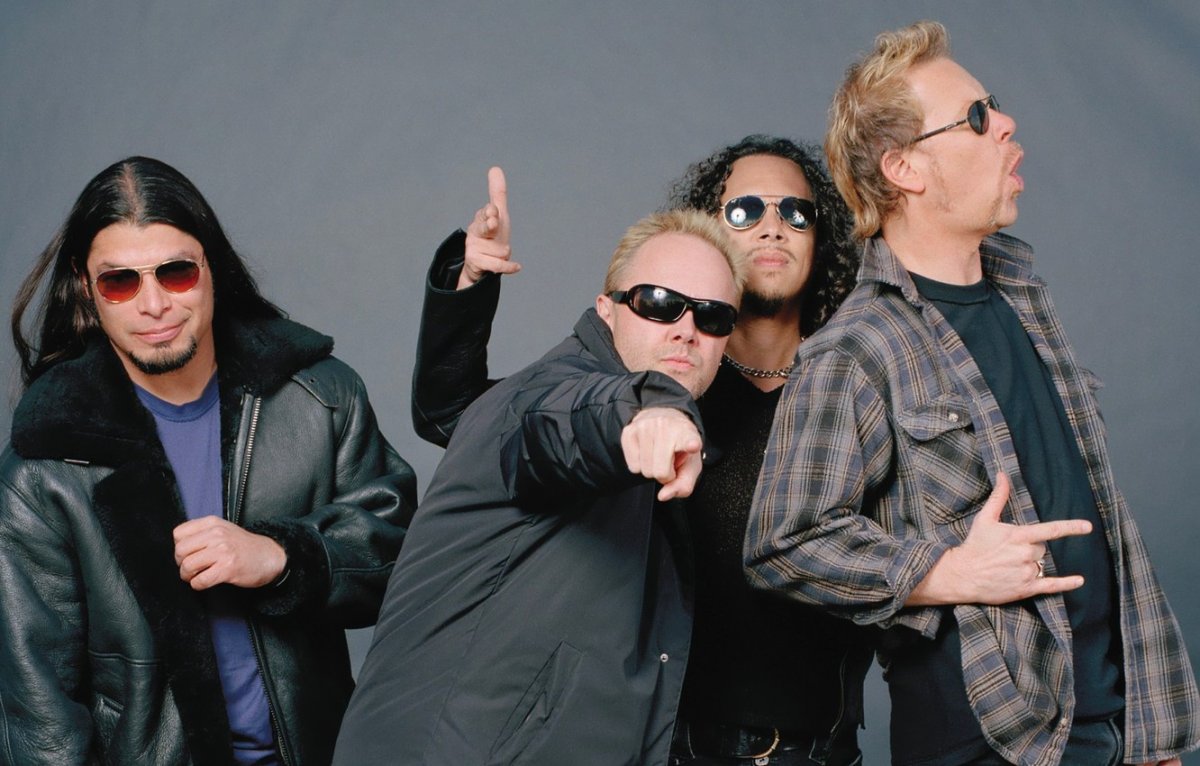 Черный фон группа. Группа Metallica. Металлика фото группы. Metallica 1995 best. Российские рок музыканты.