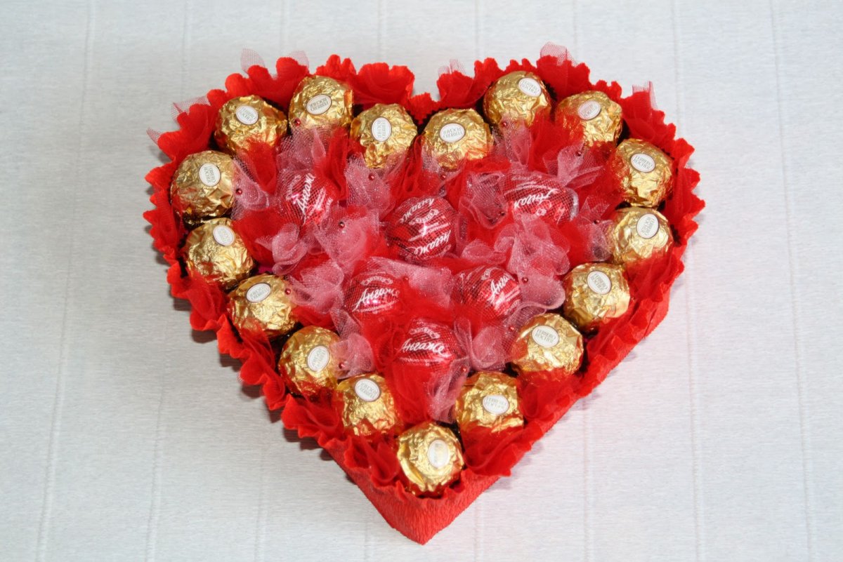 Сердце из конфет ( фото) своими руками * irhidey.ru