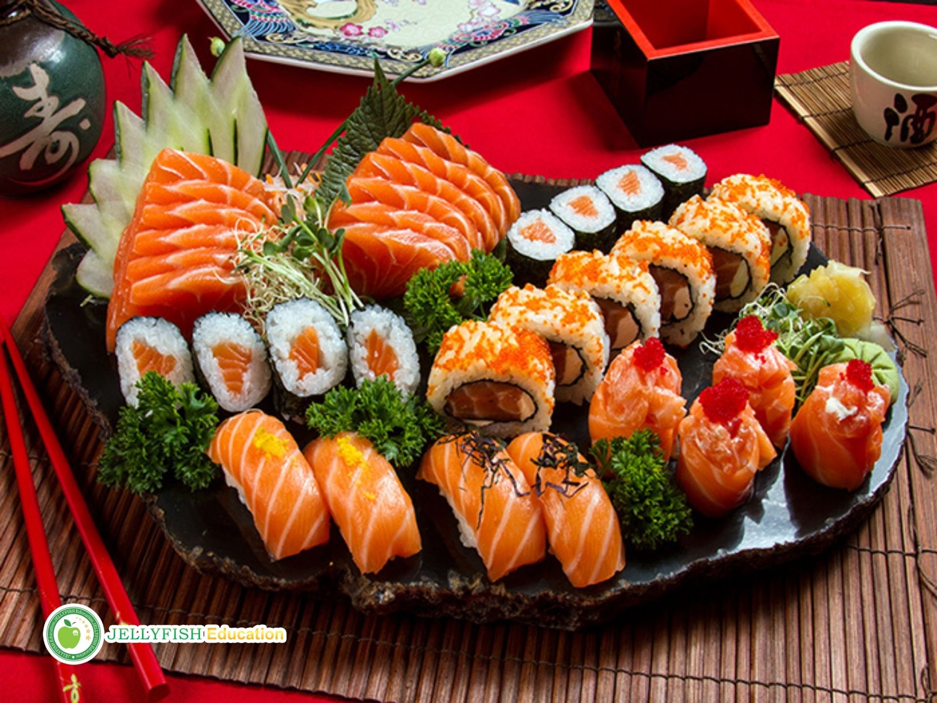 Лучшая японская кухня. Красивые роллы. Японская кухня. Суши на праздничном столе. Красивые блюда.