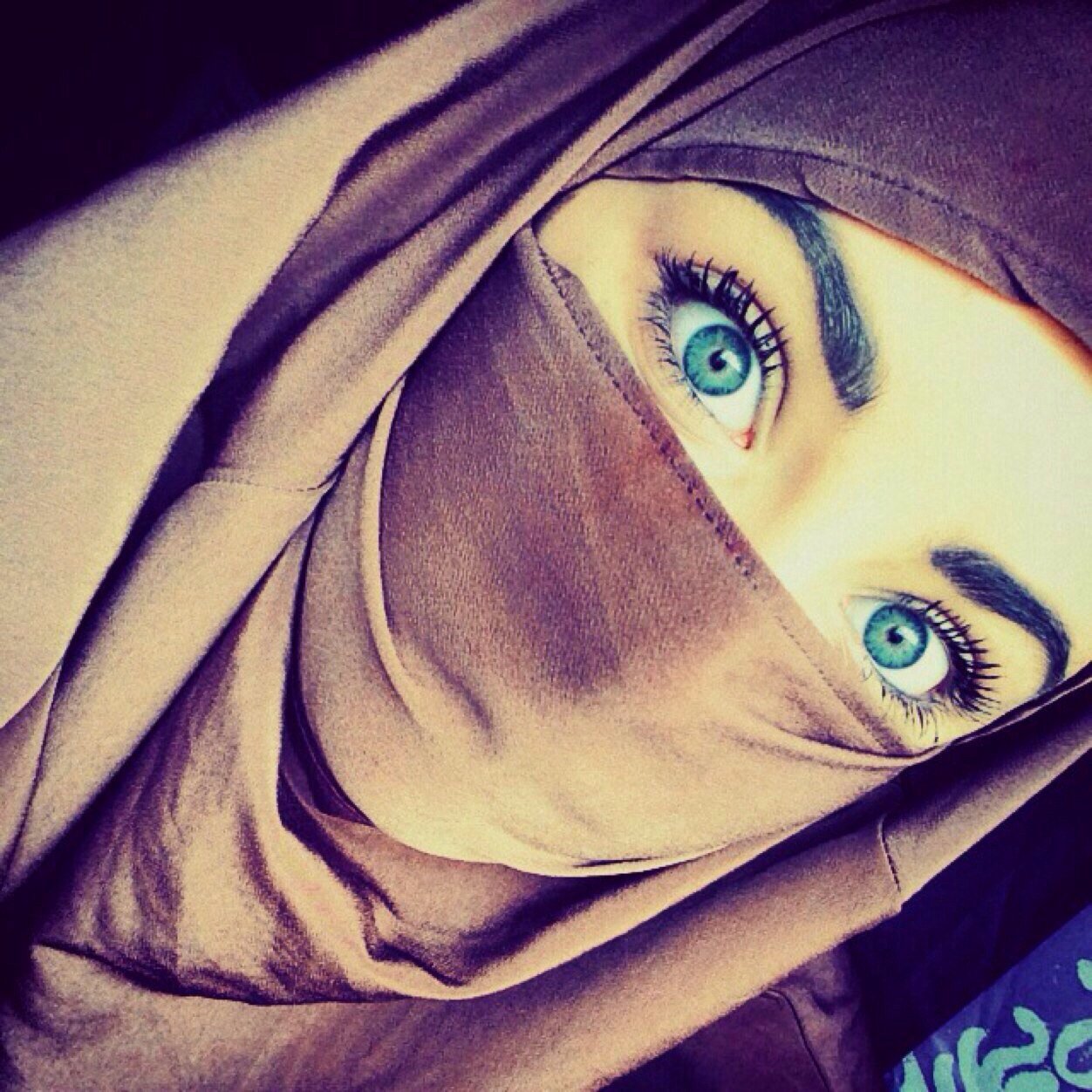 Девушки мусульманки в хиджабе. Самые красивые девушки в хиджабе. Мусульманка с голубыми глазами. Девушка в платке мусульманка.