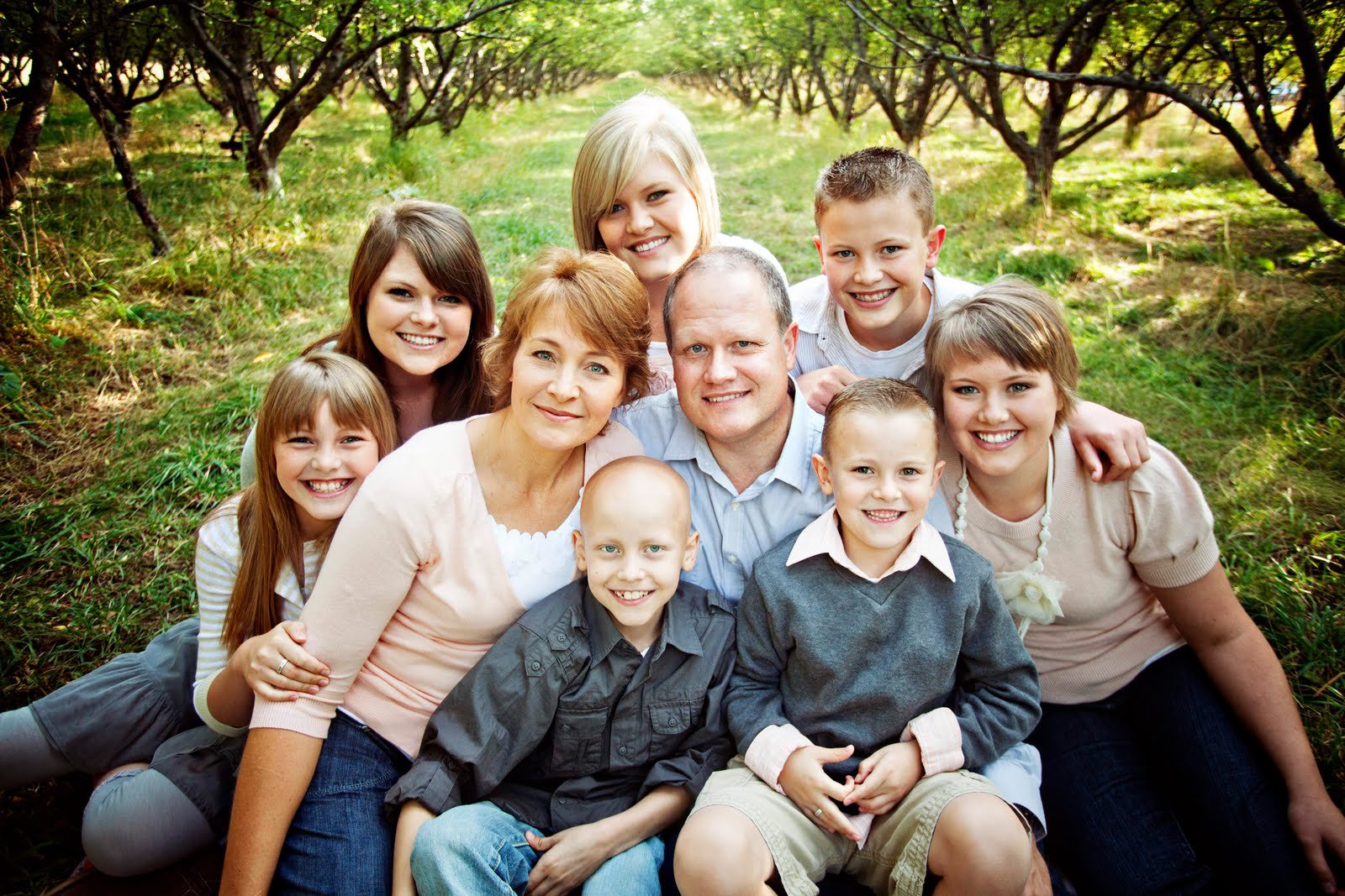 User family. Многодетная семья. Фотосессия большой семьи. Портрет большой семьи. Большая семья.