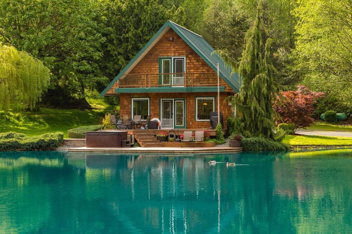 Красивые дома у воды (74 фото)