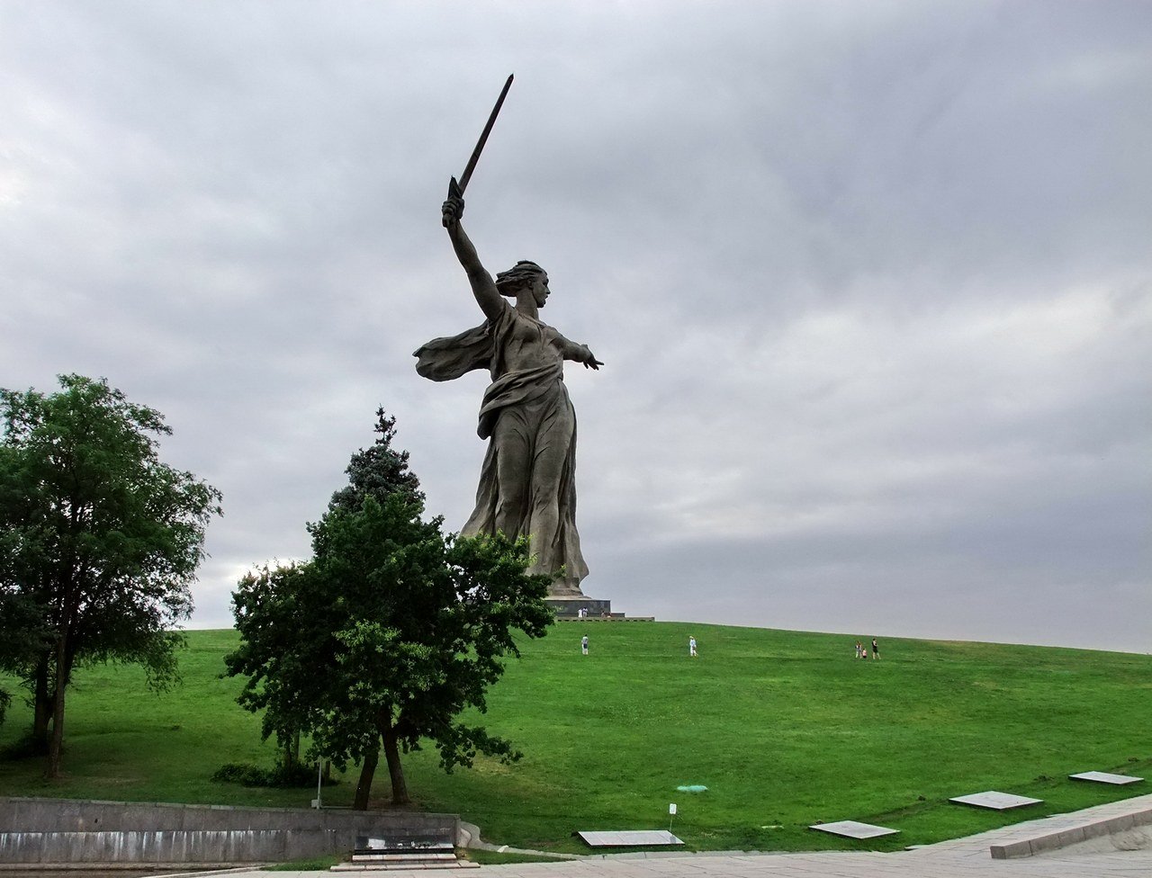 Мамаев курган описание. Мамаев Курган Волгоград. Волгоград достопримечательности Мамаев Курган. Волгоград набережная Мамаев Курган. Мемориальный комплекс Мамаев Курган.