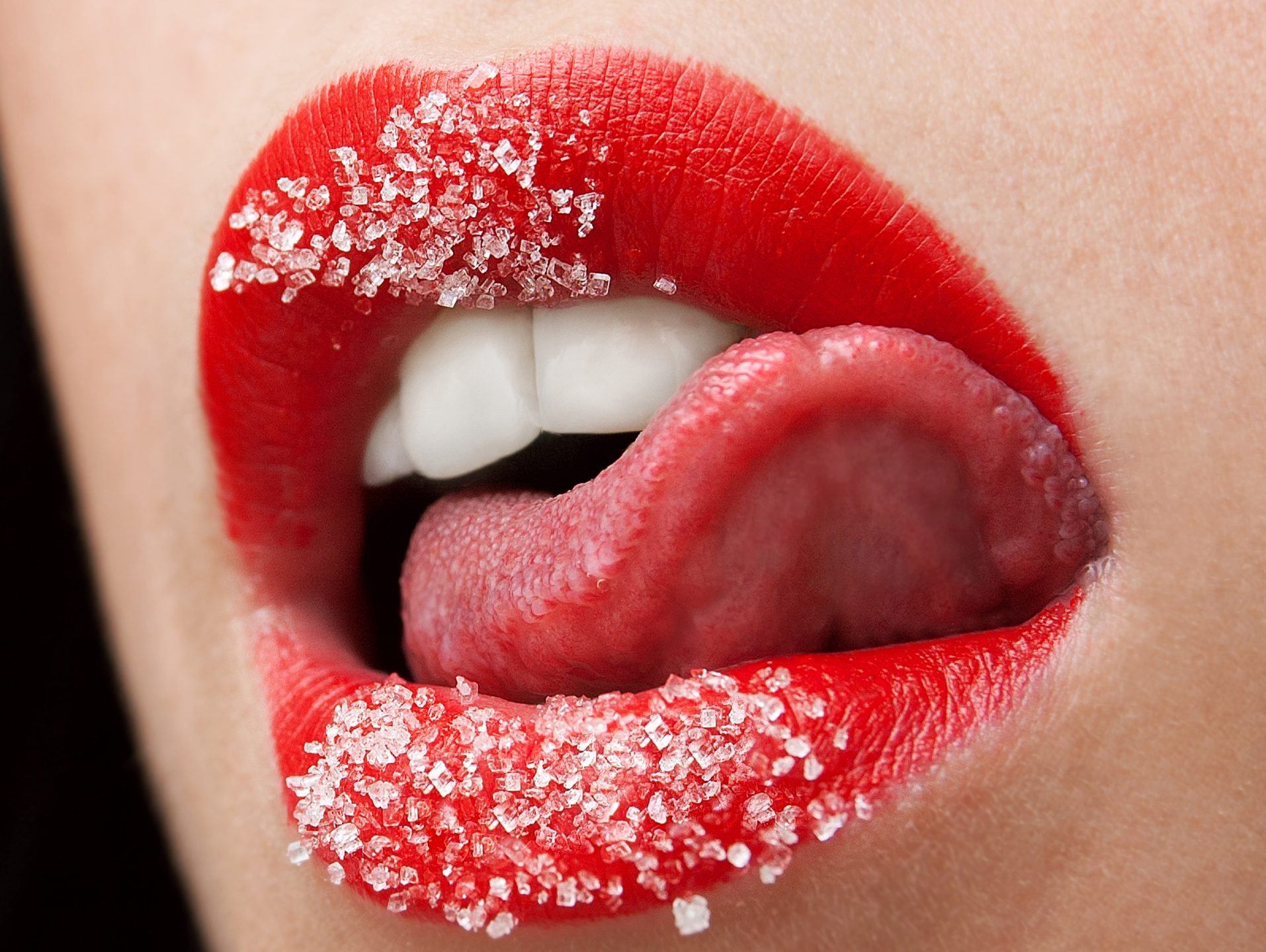 Красивые женские языки. Сладкие губы. Женские губы. Красивые губки. Сочные губы.