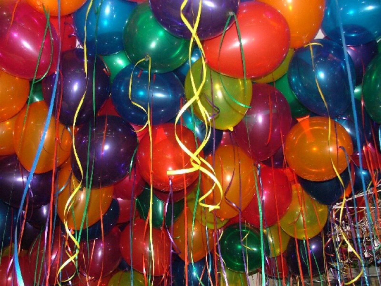 Красивые картинки с шариками. Воздушный шарик. Шары с днем рождения. С днём рождения шарики. С днём рождения шары воздушные.