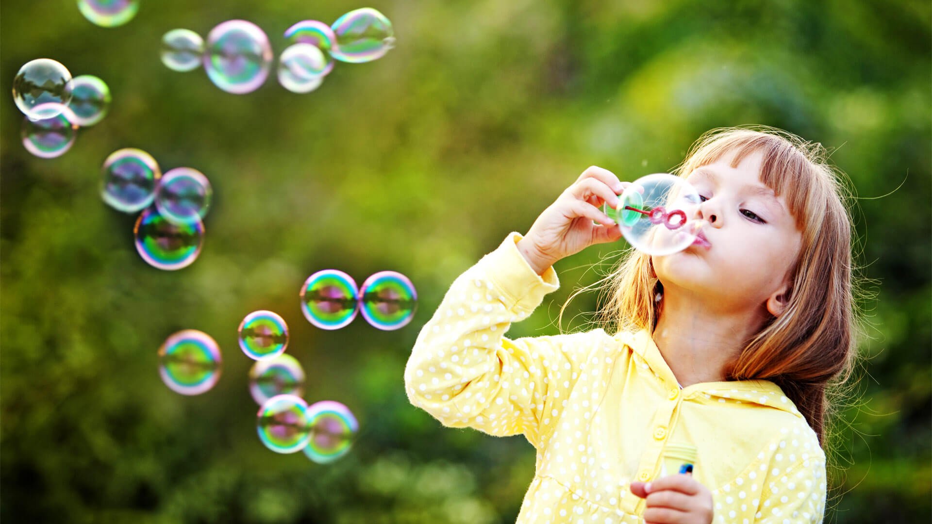 Звук пузырьков при дыхании. Мыльные пузыри. Пускать мыльные пузыри. Дети и мыльные пузыри. Мыльные пузыри детские.