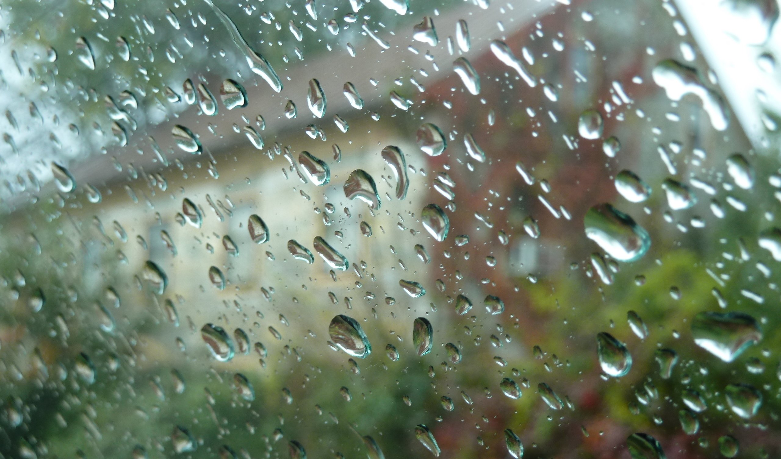 Чтоб стекала вода. Капли на стекле. Капли дождя. Капли дождя на окне. Дождь на стекле.