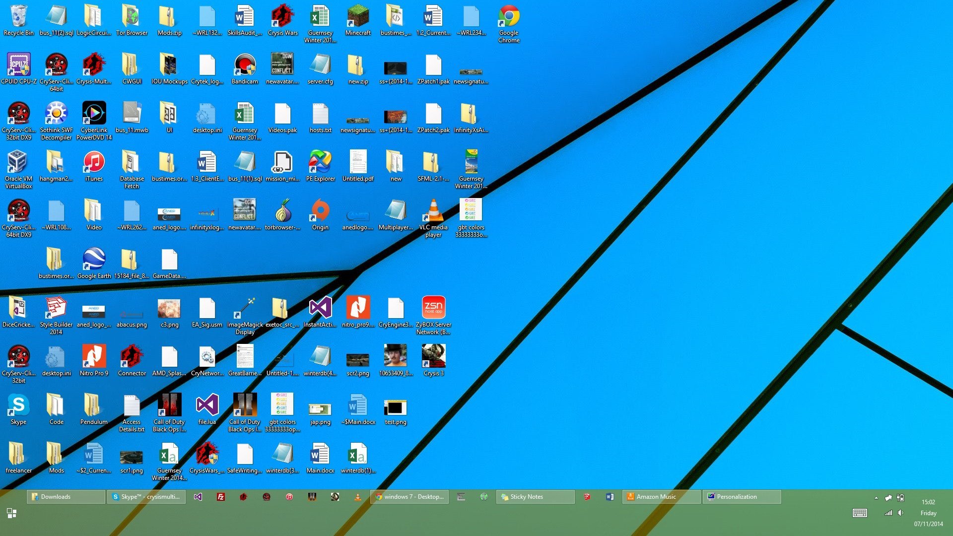 Windows галочки на ярлыках. Иконки на рабочий стол. Ярлыки на рабочем столе. Экран компьютера с приложениями. Windows 8 рабочий стол.
