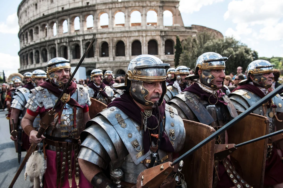 К чему привело расширение рима. Римские солдаты Римская Империя. Легионеры в древнем Риме. Древний Рим римские Легионы. Римская Империя Римский Легион.