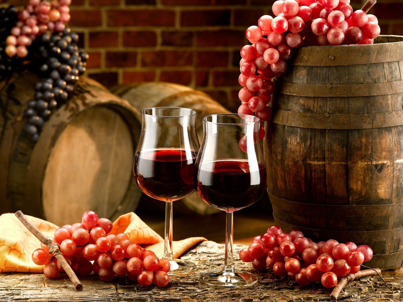 Vino. Молдавия виноградники и вино. Вино виноград Грузия. Грузинское вино и виноград. Грузинские виноградники и вино.