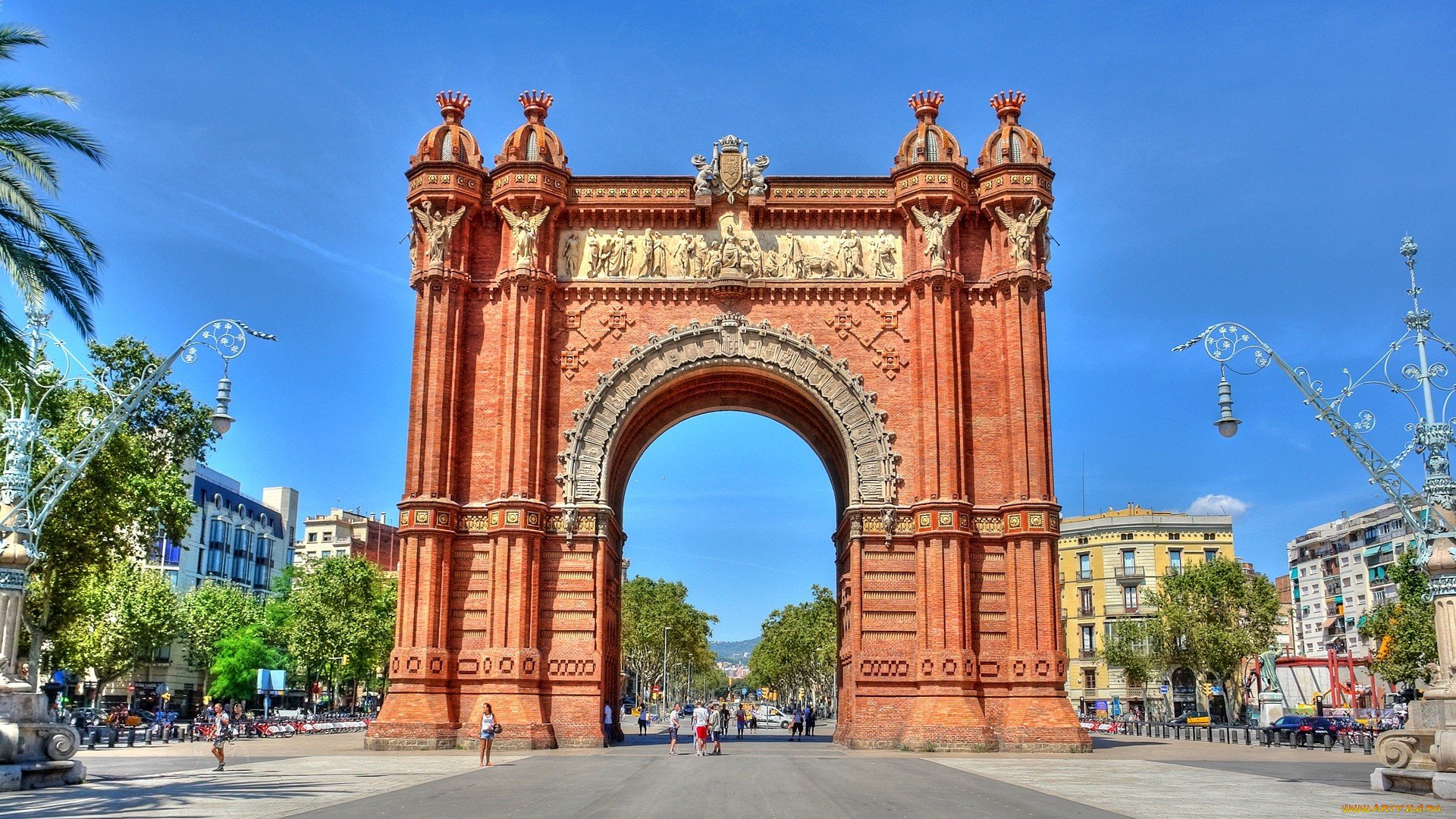 Арка актера. Триумфальная арка Барселона. Триумфальная арка Испания. Триумфальные ворота в Барселоне. Достопримечательности Испании Триумфальная арка.